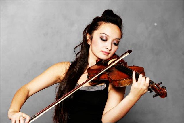 female violin player belgaum
